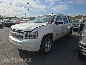 2011 Chevrolet Avalanche LTZ Crew Cab Short Bed 1LZ