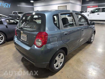 2011 Chevrolet Aveo5 LT Hatchback 1LT - miniatura 3