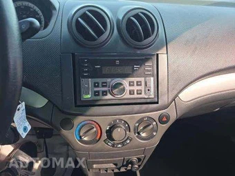 2011 Chevrolet Aveo5 LT Hatchback 1LT – miniatura 11