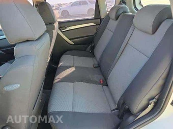 2011 Chevrolet Aveo5 LT Hatchback 1LT – miniatura 14