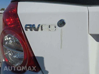2011 Chevrolet Aveo5 LT Hatchback 1LT – miniatura 30