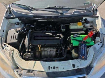 2011 Chevrolet Aveo5 LT Hatchback 1LT – miniatura 39