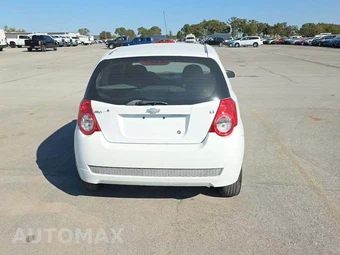 2011 Chevrolet Aveo5 LT Hatchback 1LT – miniatura 4