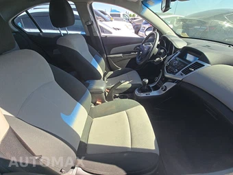 2011 Chevrolet Cruze LS 2LS – miniatura 8