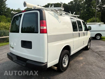 2011 Chevrolet Express 2500 Cargo Van 1WT 135.0" WB - miniatura 28