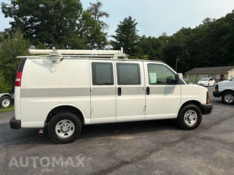 2011 Chevrolet Express 2500 Cargo Van 1WT 135.0" WB - miniatura 29