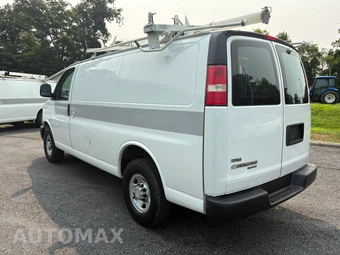 2011 Chevrolet Express 2500 Cargo Van 1WT 135.0" WB - miniatura 32