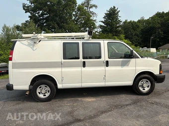 2011 Chevrolet Express 2500 Cargo Van 1WT 135.0" WB - miniatura 35