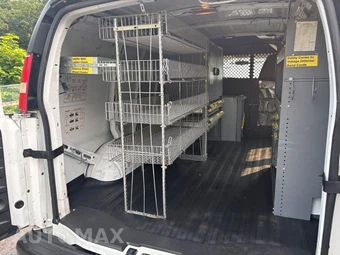 2011 Chevrolet Express 2500 Cargo Van 1WT 135.0" WB - miniatura 41