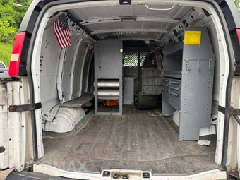 2011 Chevrolet Express 2500 Cargo Van 1WT 135.0" WB - miniatura 10