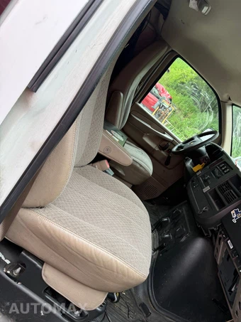 2011 Chevrolet Express 2500 Cargo Van 1WT 135.0" WB - miniatura 11