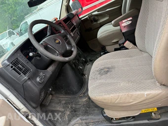 2011 Chevrolet Express 2500 Cargo Van 1WT 135.0" WB - miniatura 12