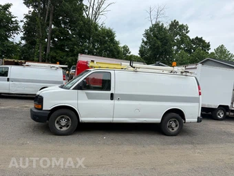 2011 Chevrolet Express 2500 Cargo Van 1WT 135.0" WB - miniatura 2