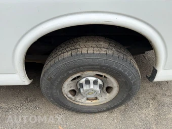 2011 Chevrolet Express 2500 Cargo Van 1WT 135.0" WB - miniatura 9