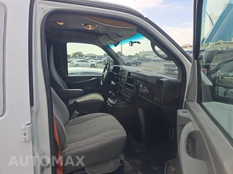 2011 Chevrolet Express 2500 Cargo Van 1WT 135.0" WB - miniatura 8