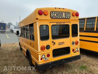 2011 Chevrolet Express 3500 Base – miniatura 13