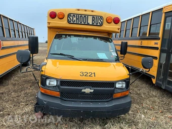 2011 Chevrolet Express 3500 Base – miniatura 17
