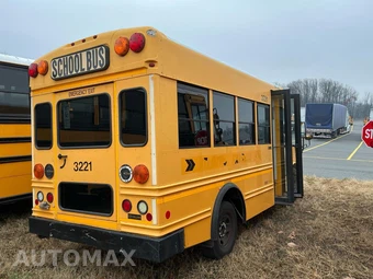 2011 Chevrolet Express 3500 Base – miniatura 5