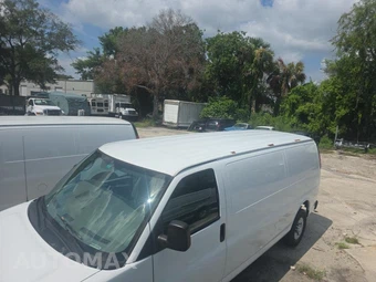 2011 Chevrolet Express 3500 Cargo Van 1WT 155.0" WB - miniatura 12