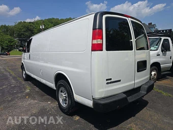 2011 Chevrolet Express 3500 Cargo Van 1WT 155.0" WB – miniatura 2