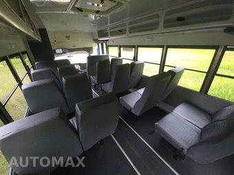 2011 Chevrolet Express 3500 Cutaway 1WT DRW - miniatura 10