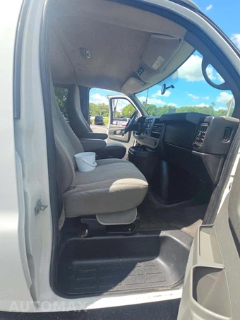 2011 Chevrolet Express 3500 Passenger Van LT 1LT 135.0" WB - miniatura 16