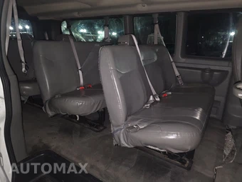 2011 Chevrolet Express 3500 Passenger Van LT 1LT 155.0" WB - miniatura 13