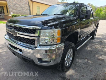 2011 Chevrolet Silverado 2500HD LT Crew Cab Medium Bed 1LT