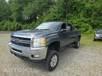 2011 Chevrolet Silverado 2500HD LT Crew Cab Medium Bed 1LT