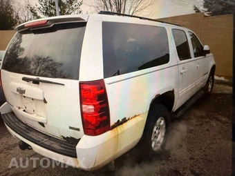 2011 Chevrolet Suburban 1500 LS 1LS - miniatura 3