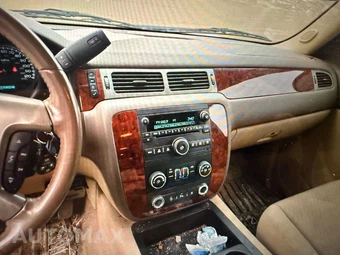 2011 Chevrolet Suburban 1500 LS 1LS - miniatura 6