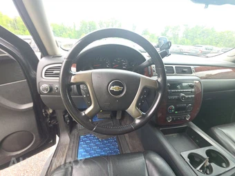 2011 Chevrolet Suburban 1500 LT 1LT - miniatura 10