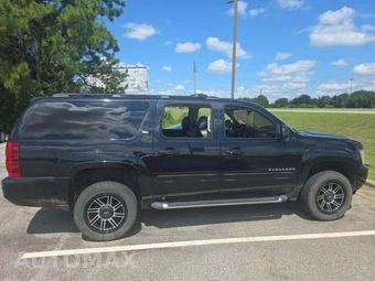 2011 Chevrolet Suburban 1500 LT 1LT - miniatura 4