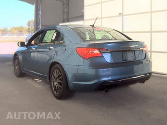 2011 Chrysler 200 Limited Sedan - miniatura 6