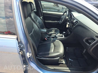 2011 Chrysler 200 Limited Sedan - miniatura 8