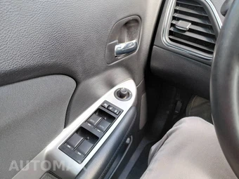 2011 Chrysler 200 Touring Convertible - miniatura 16