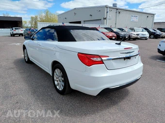 2011 Chrysler 200 Touring Convertible - miniatura 3