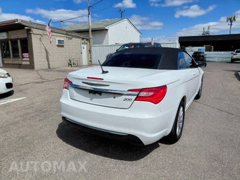 2011 Chrysler 200 Touring Convertible - miniatura 4