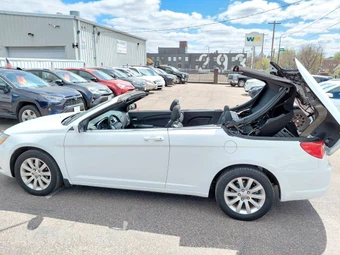 2011 Chrysler 200 Touring Convertible - miniatura 7