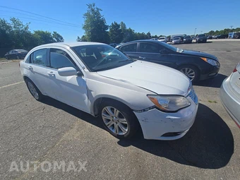 2011 Chrysler 200 Touring Sedan – miniatura 3