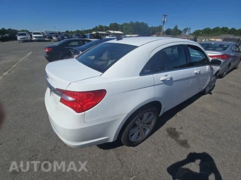 2011 Chrysler 200 Touring Sedan – miniatura 4