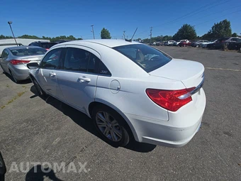 2011 Chrysler 200 Touring Sedan – miniatura 6
