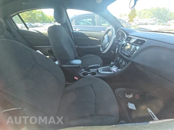 2011 Chrysler 200 Touring Sedan – miniatura 8