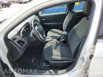 2011 Chrysler 200 Touring Sedan – miniatura 7