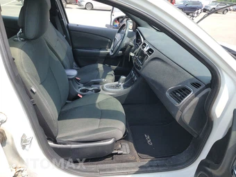 2011 Chrysler 200 Touring Sedan – miniatura 8