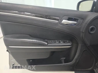 2011 Chrysler 300 Limited – miniatura 9