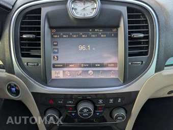 2011 Chrysler 300 Limited - miniatura 17