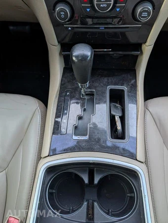 2011 Chrysler 300 Limited - miniatura 18