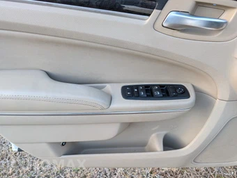 2011 Chrysler 300 Limited - miniatura 9