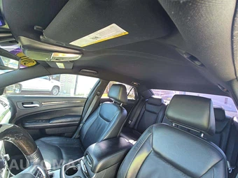 2011 Chrysler 300C – miniatura 11